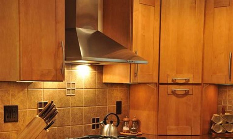 maple kitchen cabinet