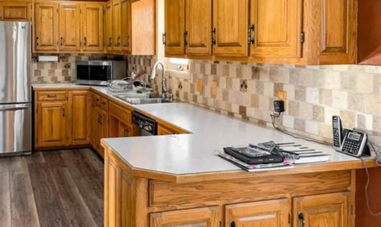 honey oak kitchen cabinets