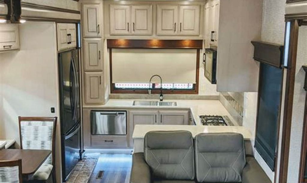 rear kitchen fifth wheel