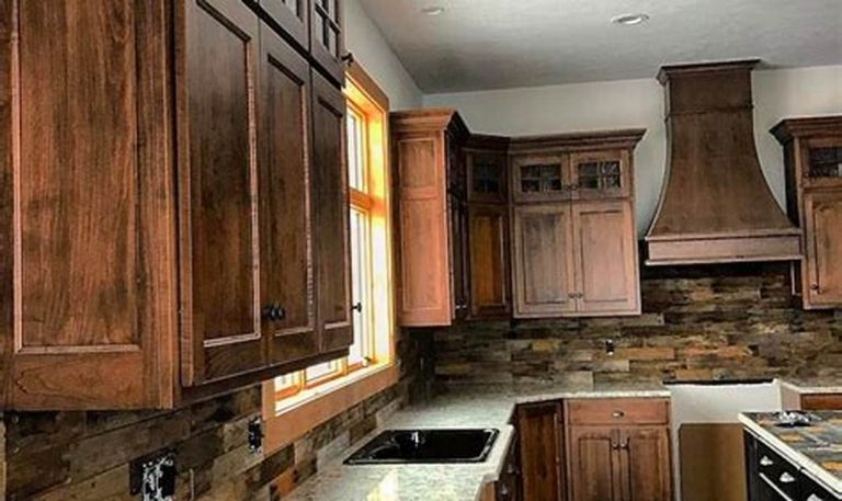 wood kitchen backsplash