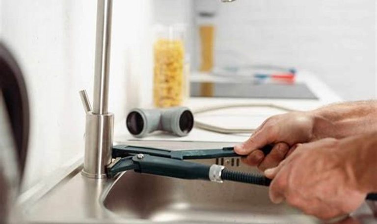 how to disconnect a kitchen faucet