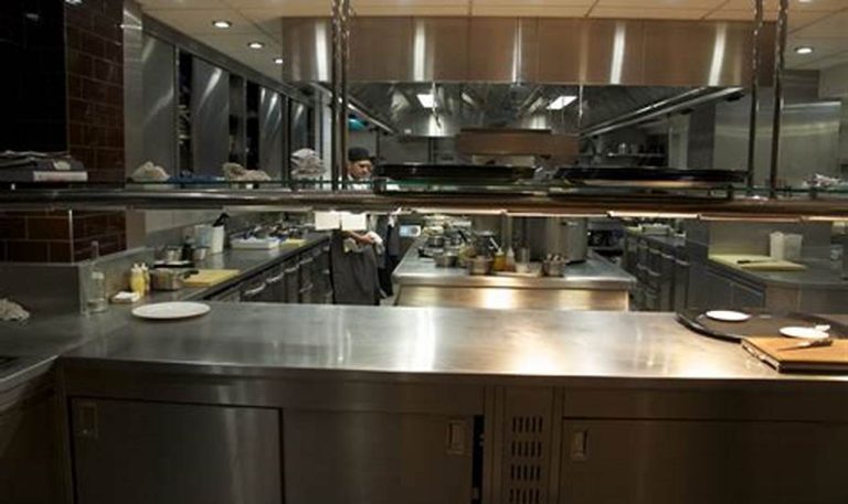 new york hotel kitchen